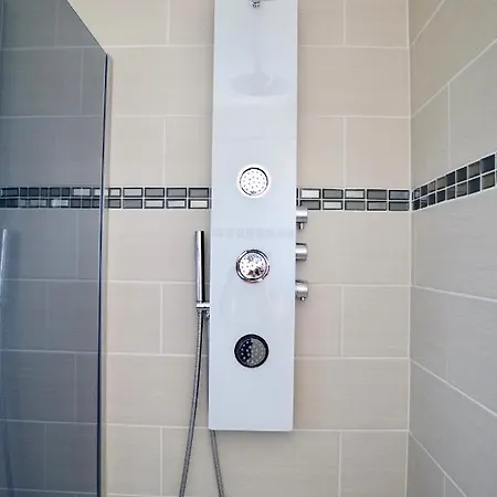 Maison à 300m De La Plage, Classée 3 étoiles -