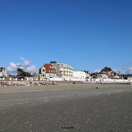 Maison à 300m De La Plage, Hébergement de vacances