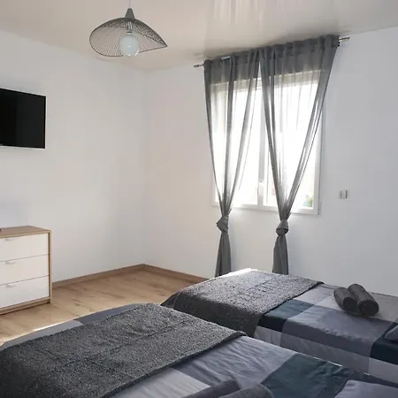 בית נופש Maison A 300m De La Plage, Classee 3 Etoiles - לה קרוטואה